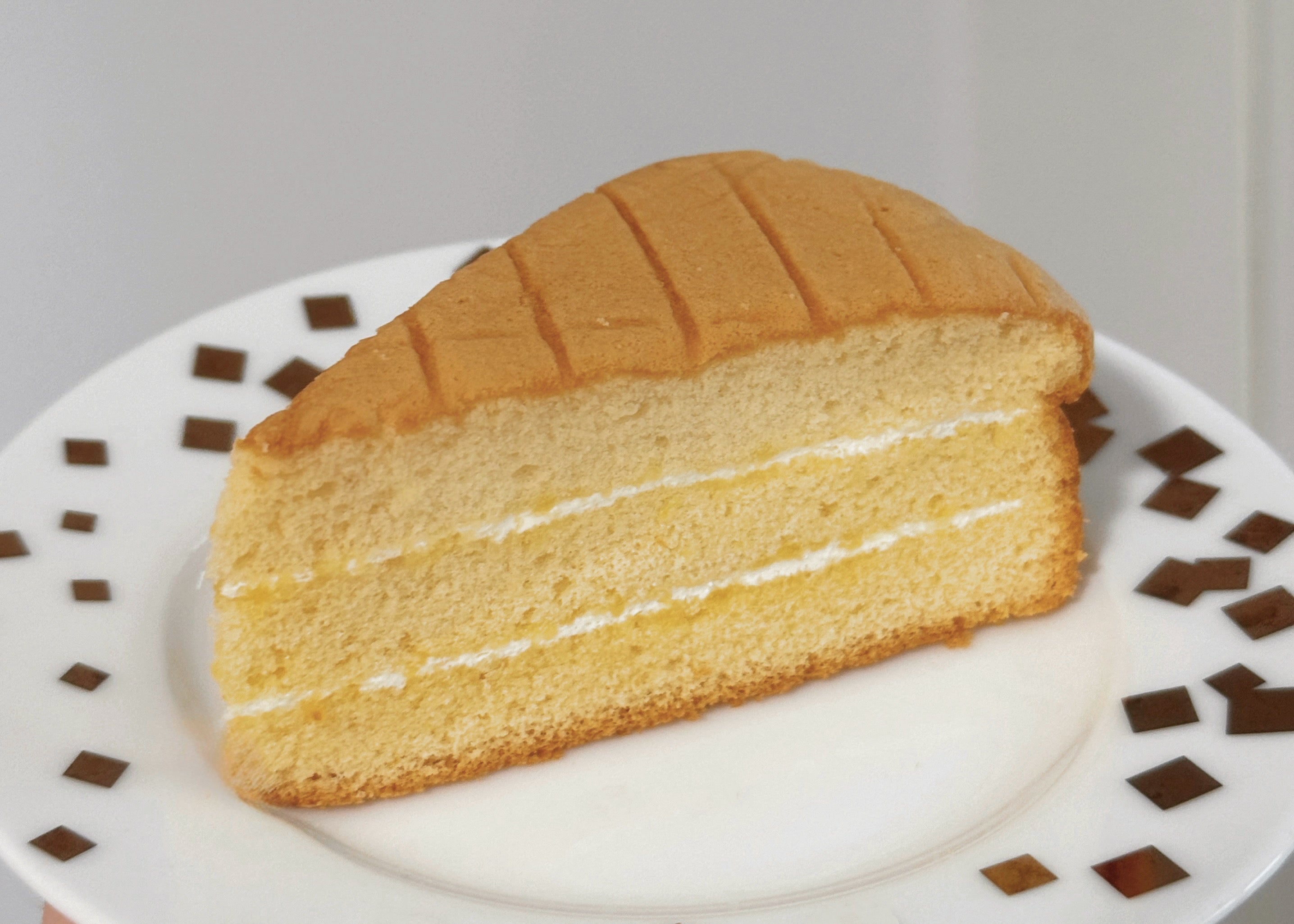 Classic Vanilla Sponge Cake (8”)