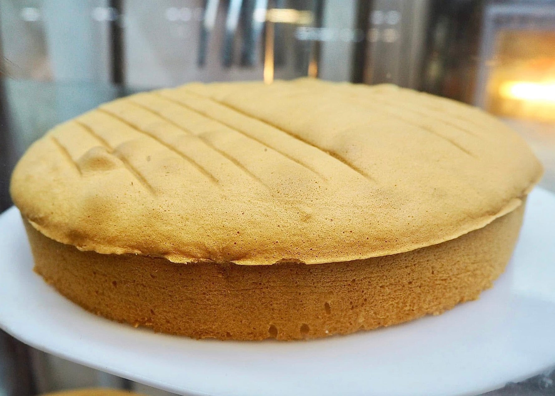 Fluffy Pandan Sponge Cake (8 inch)