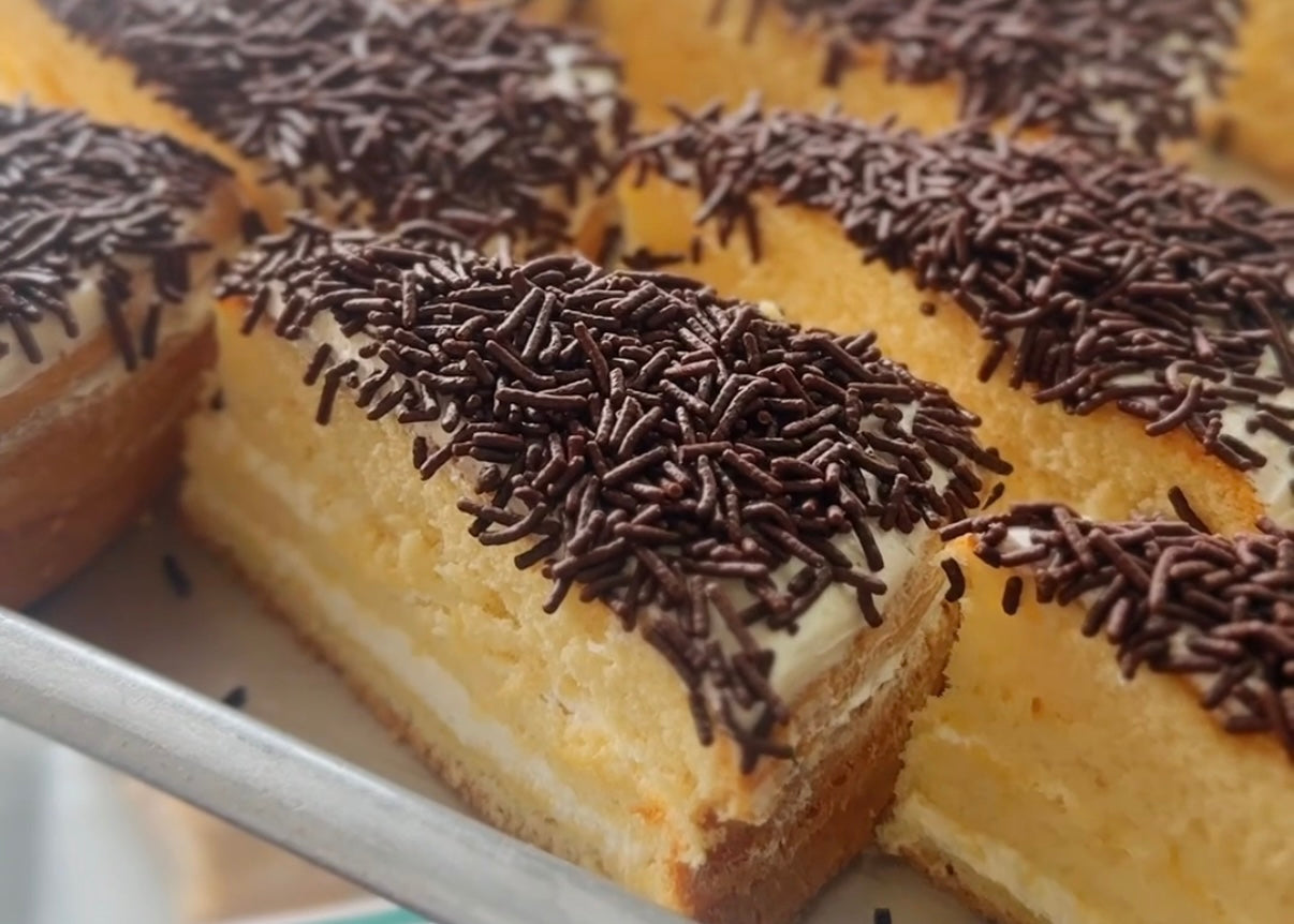 Buttercream Sponge Cake (8 inch)