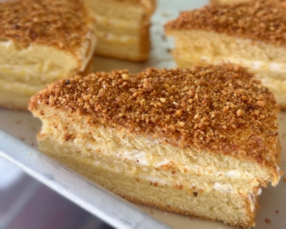 Buttercream Sponge Cake (8 inch)